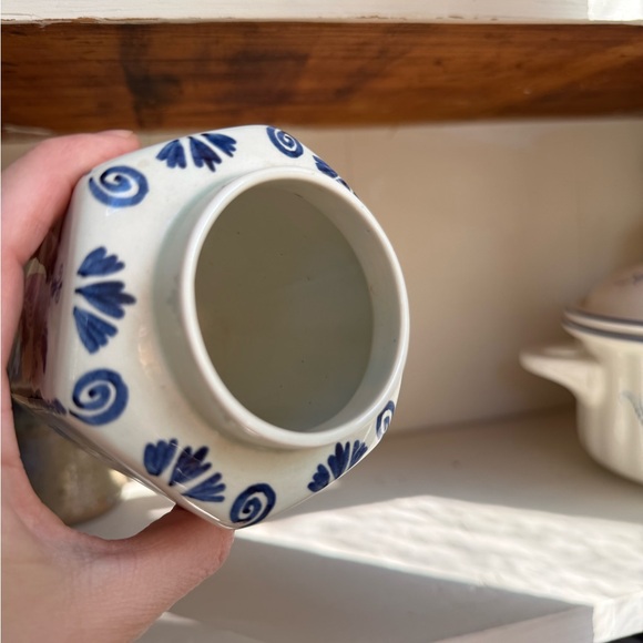 Vintage Holland Delft Blue and White Floral Ceramic Vase - Picture 5 of 5